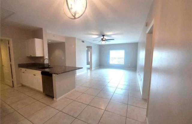 5095 FAIRWAYS CIRCLE SE