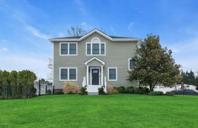 300 Fiddler Lane