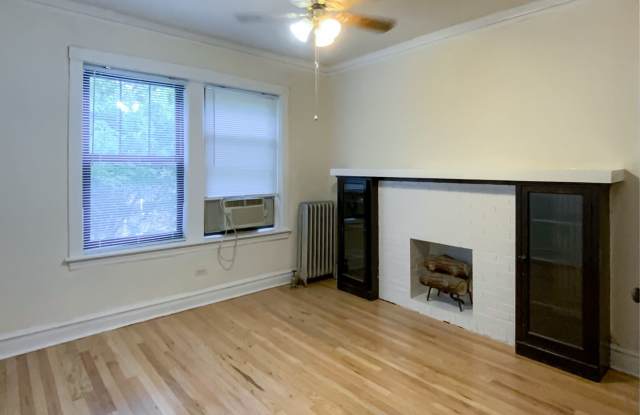 4844 N. Rockwell Apt.