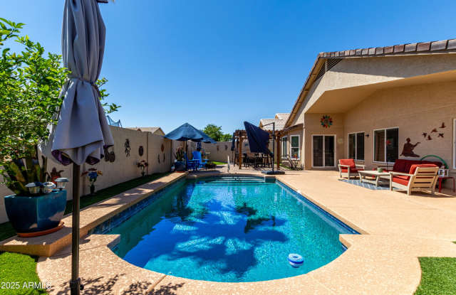 Photo of 16325 W Paradise Lane