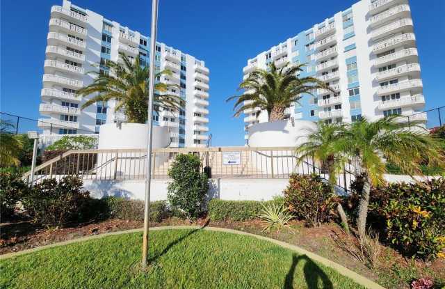 Photo of 935 N HALIFAX AVENUE