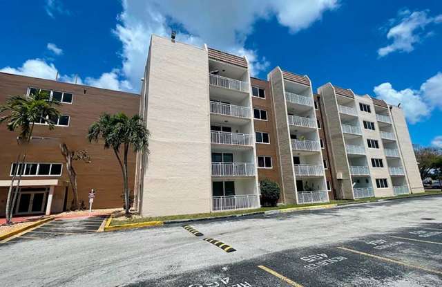 6930 Miami Gardens Dr