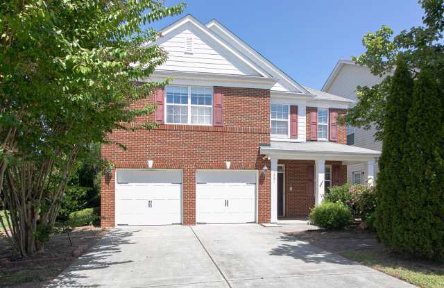 Beautiful 3 Bedroom Home w/Loft in Cary! - Available Now