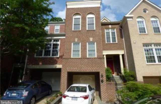 3923 HIGHWOOD CT NW - 3923 Highwood Court Northwest, Washington, DC 20007