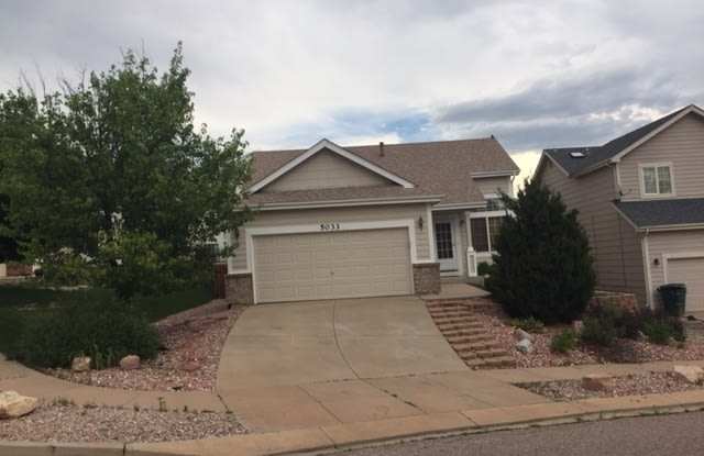 Lovely Ranch Style Home in Stetson Hills!