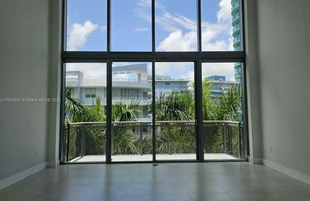 Photo of 6000 Collins Ave