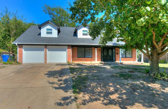 401 N Mercedes Dr - 401 North Mercedes Drive, Norman, OK 73069