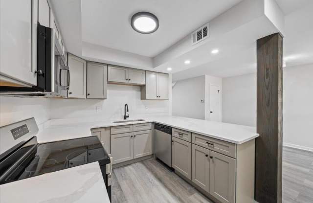5432 GATEHOUSE Dr