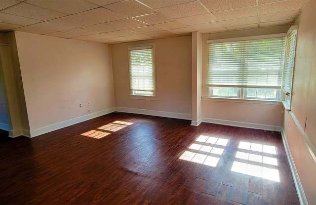 239 Roosevelt Ave Ave