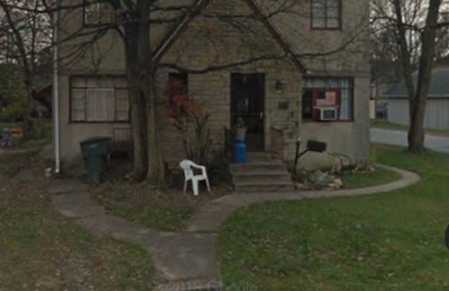 2539 & 2541 Steele Avenue - 2541