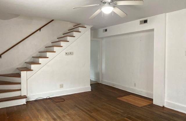 1502 E 4th Street unit: 1504