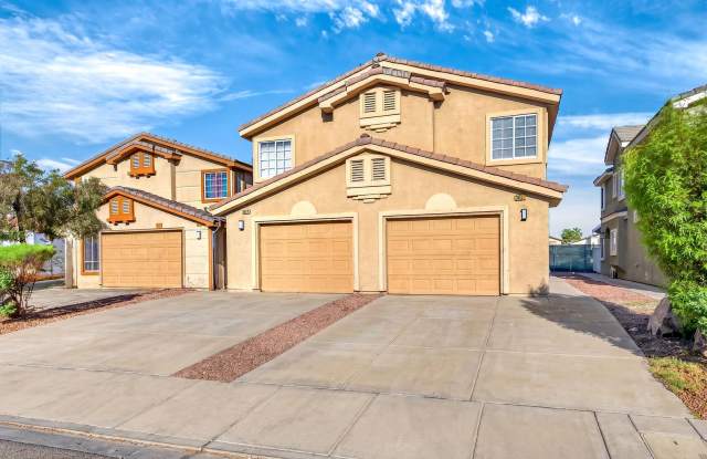 LOVELY MOVE-IN READY TWO-STORY TOWNHOME!