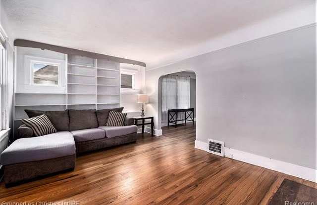 534 W BRECKENRIDGE Street