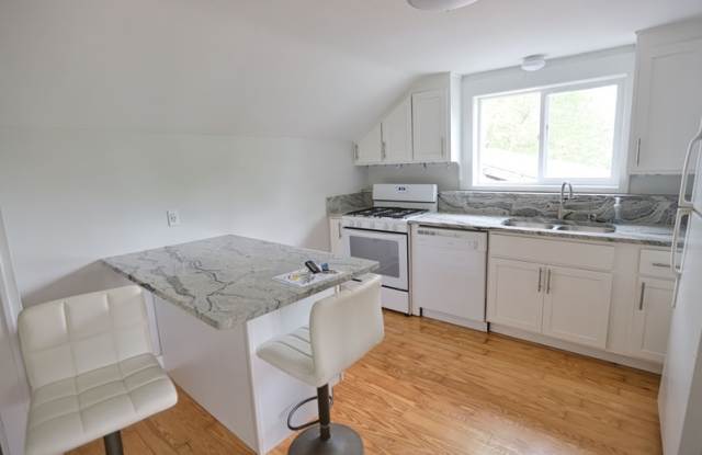 1009 1/2 Colfax Avenue