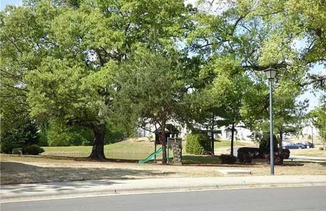 Room in 3 Bedroom Townhome at Derryrush Ave