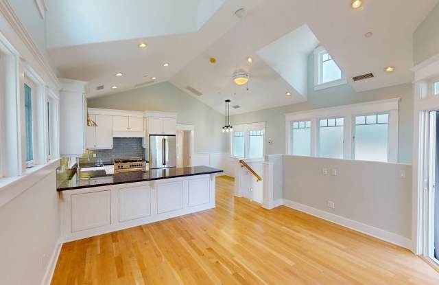 Photo of Spacious 4 Bed and 3 Bath Home in Coronado's Village