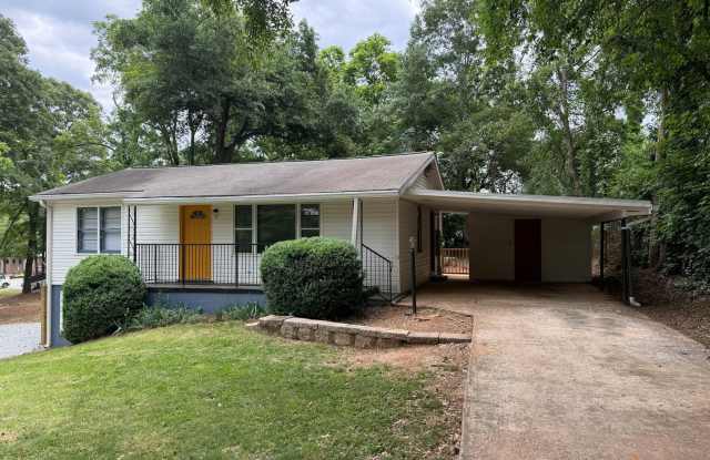Newly renovated. 3 bedroom house-  MAIN FLOOR!