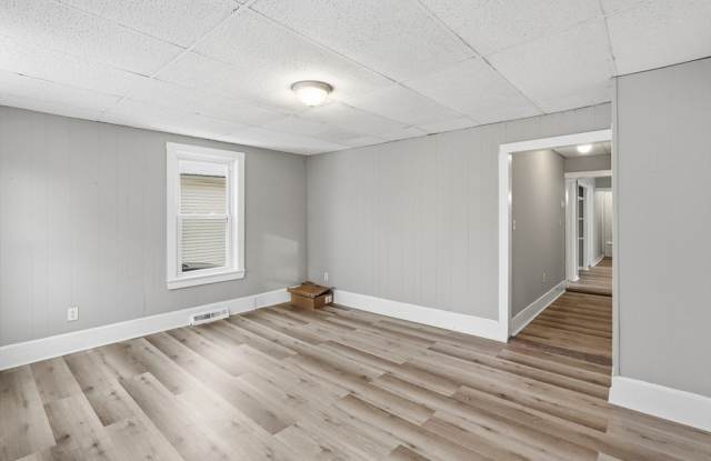 Photo of 14 Hacker Street unit: 1