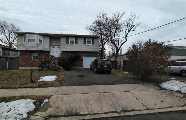 Photo of 122 W 1st Street