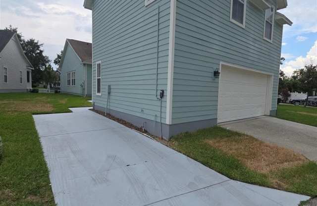 104 EASTPARK CRESCENT