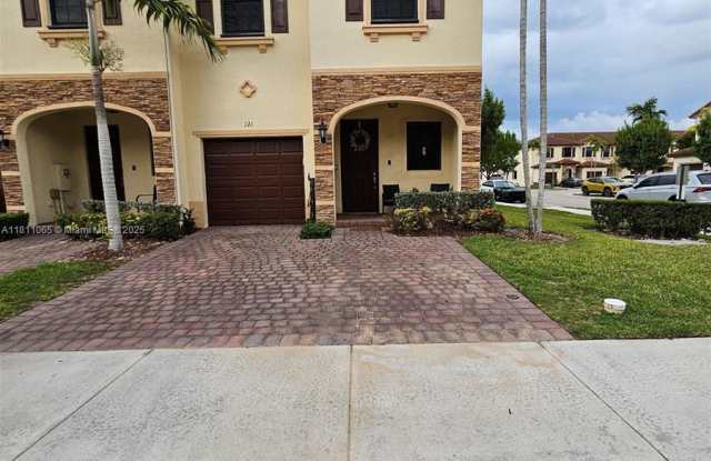 121 Southeast 33rd Terrace