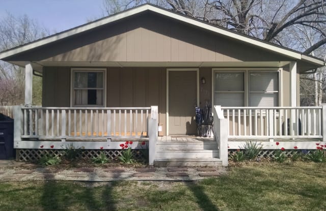 2028 Green Avenue - 2028 Green Avenue, Manhattan, KS 66502