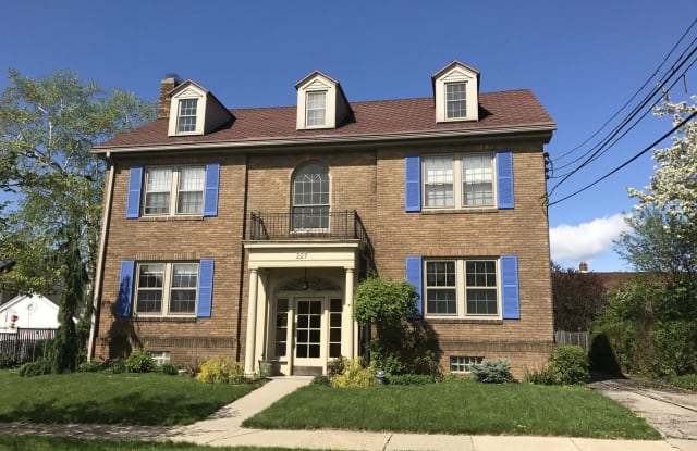 227 N Chestnut Apt 2 - 227 North Chestnut Street, Lansing, MI 48933