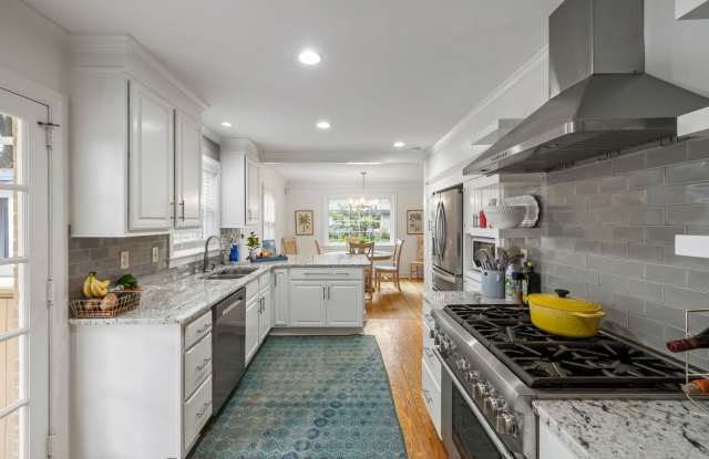 3BD/3BA PLUS LOFT AND DETACHED ADU Located in SOUTH WINDAMERE-Available May 1, 2026!