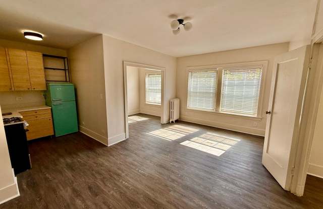 Photo of 1066 W Berwyn