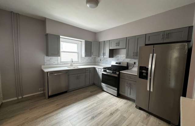 561 E Olive Street unit: Main