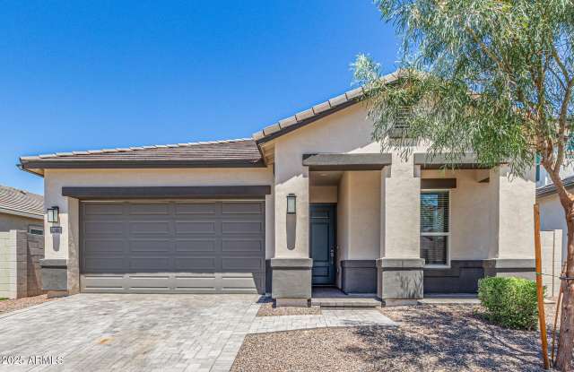 10212 W SALTER Drive