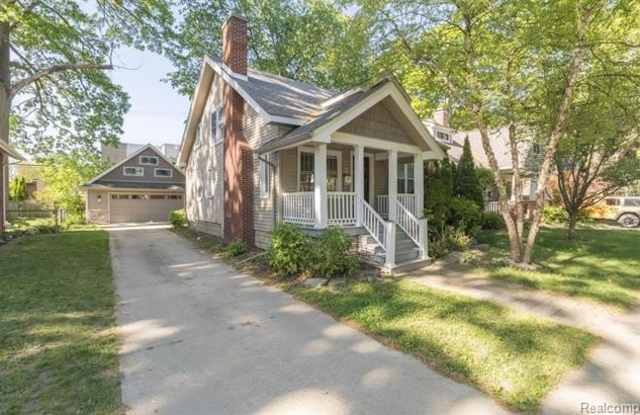 615 E 5TH Street