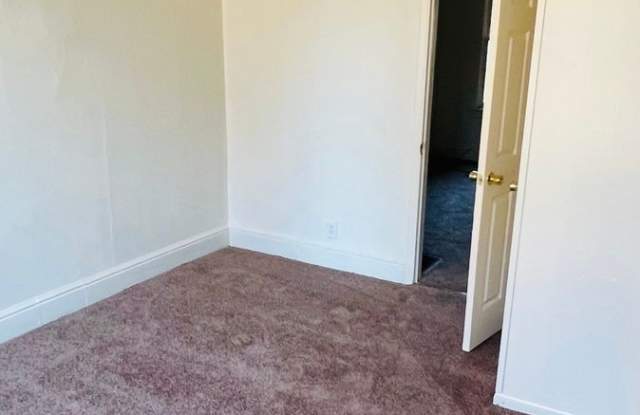 1st Floor 1 Bedroom Yard Near Farquhar Park York City SD