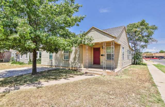 Photo of Cute 4 Bedroom close to Texas Tech