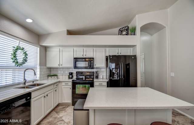 Photo of 4304 E LONGHORN Street