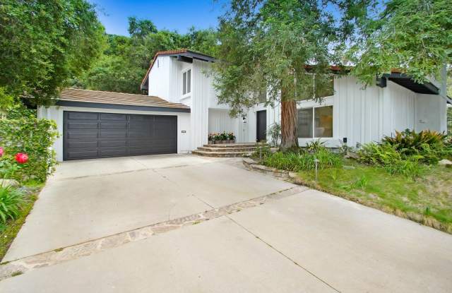 Rent this Beautiful 5 BEDROOM HOME NOW!