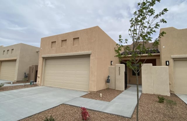 4022 Sommerset - 4022 Sommerset Arc, Las Cruces, NM 88011