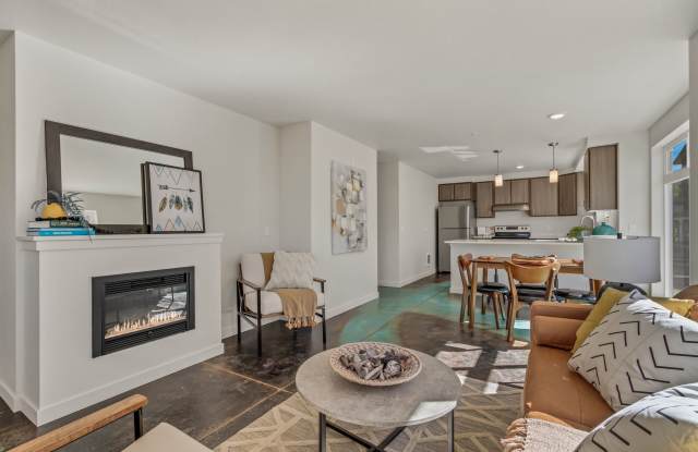 310 E Rr Ave