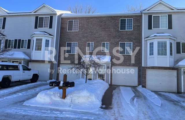 Available August 8 - 2 Bed/1.5 Bath Townhome in Prior Lake