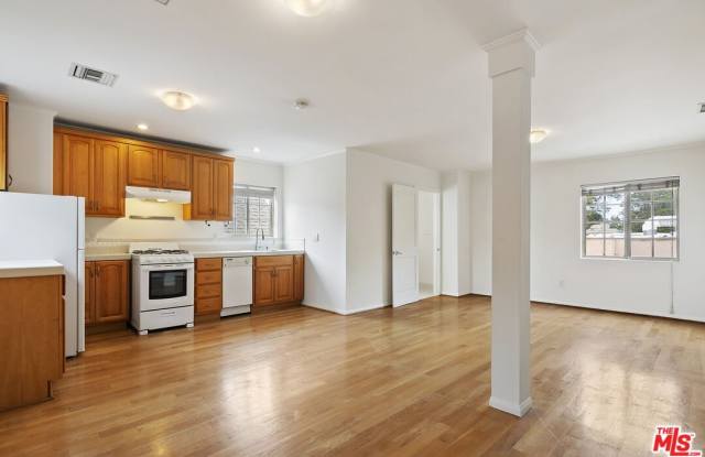 Photo of 2026 Glendon Ave