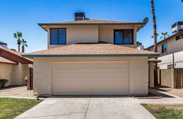 NEWLY UPDATED rental in Phoenix!! 3 bed, 2.5 bath!