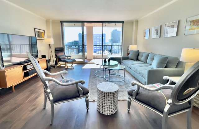 Photo of 2040 Franklin #1105