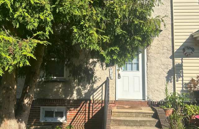 Photo of 921 East 15th Street