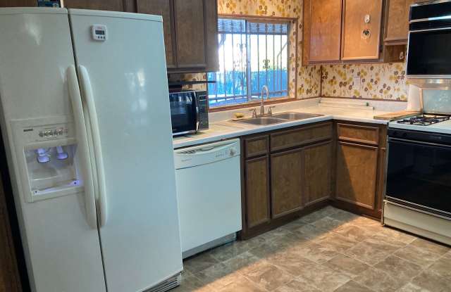 663 Mariposa Dr