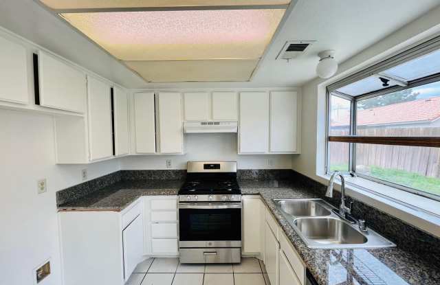 36823 Hillcrest Drive