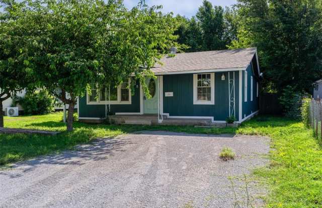 Photo of A must see 3 bedroom 2 bath in El Reno!