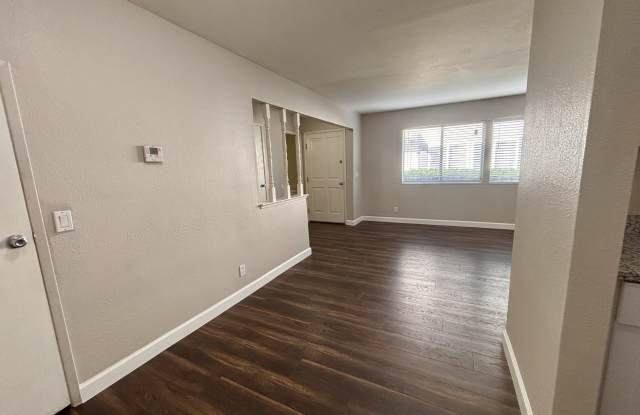1055 Mohr Ln. #B