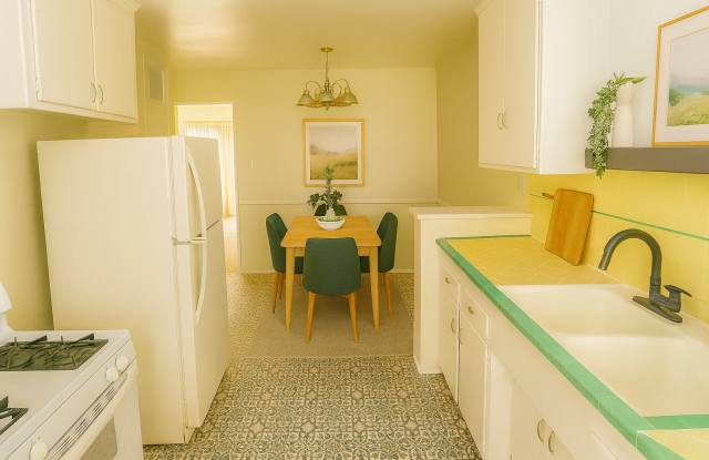 828 North Alta Vista Boulevard