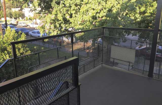 Photo of 7319 Variel Ave