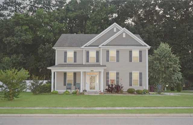 912 Lake Thrasher Drive
